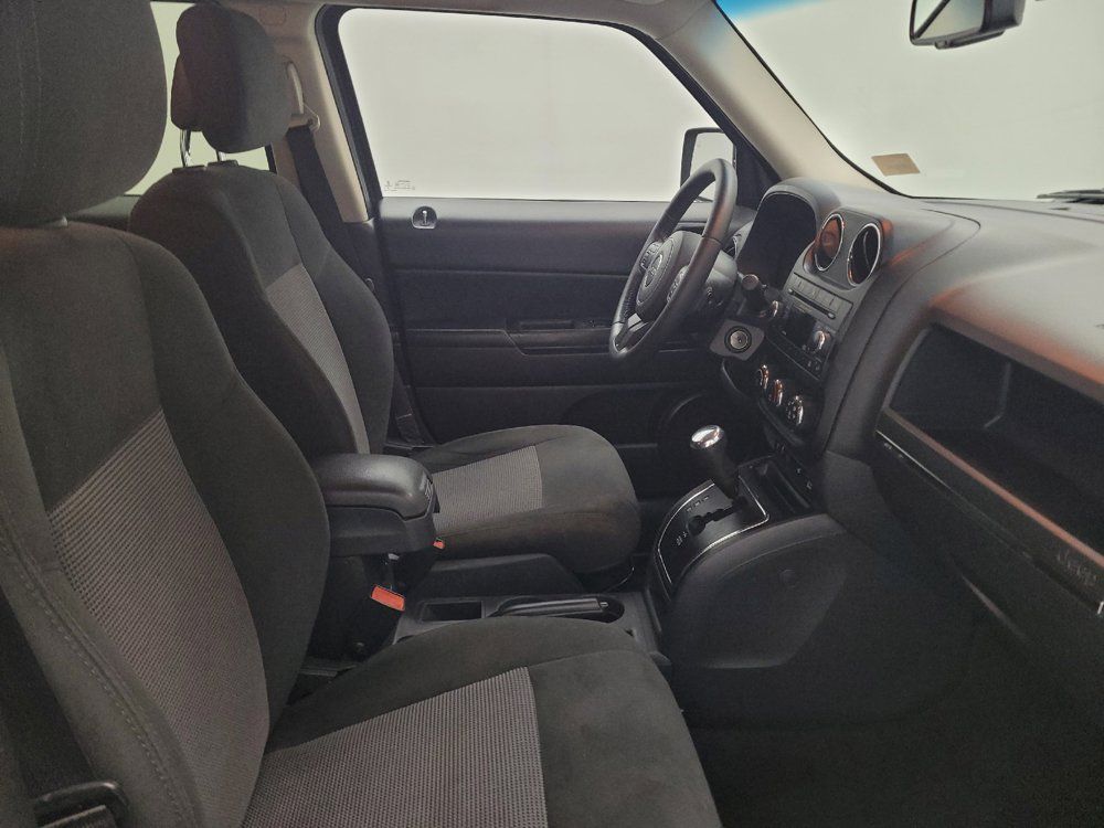 Used 2017 Jeep Patriot Latitude FWD image 21