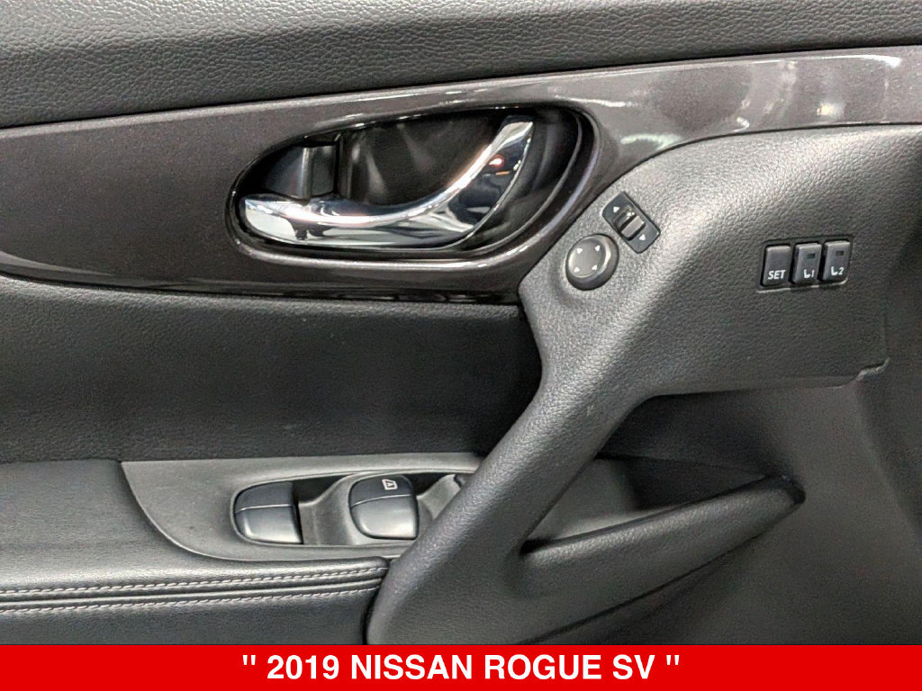 Used 2019 Nissan Rogue SV w/ Premium Package AWD/4WD image 15