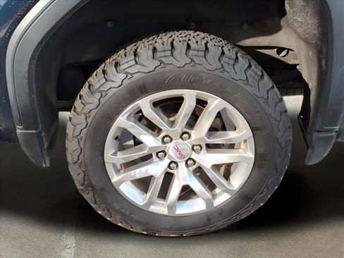 Used 2019 GMC Sierra 1500 SLT image 2