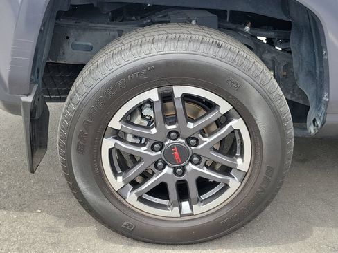 Used 2024 Toyota Tacoma TRD Sport w/ TRD Sport Premium Package AWD/4WD image 6