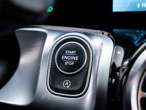 Used 2022 Mercedes-Benz GLB 250 4MATIC image 26