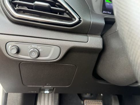 Used 2023 Chevrolet Bolt EUV LT w/ Driver Confidence Package FWD image 19
