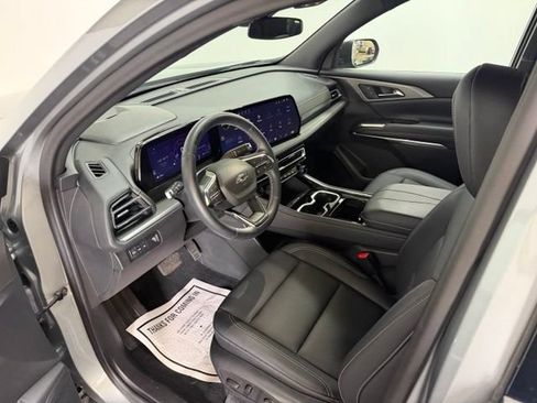 Used 2024 Chevrolet Traverse LT w/ Midnight/Sport Edition FWD image 16