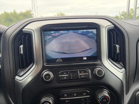 Used 2021 Chevrolet Silverado 2500 LT AWD/4WD image 19