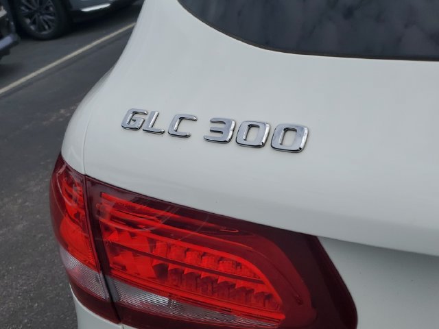 Used 2018 Mercedes-Benz GLC 300 4MATIC image 7