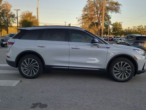 New 2026 Lincoln Corsair Reserve image 2