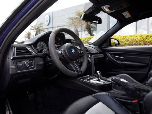 Used 2018 BMW M3 CS w/ Executive Package RWD image 30
