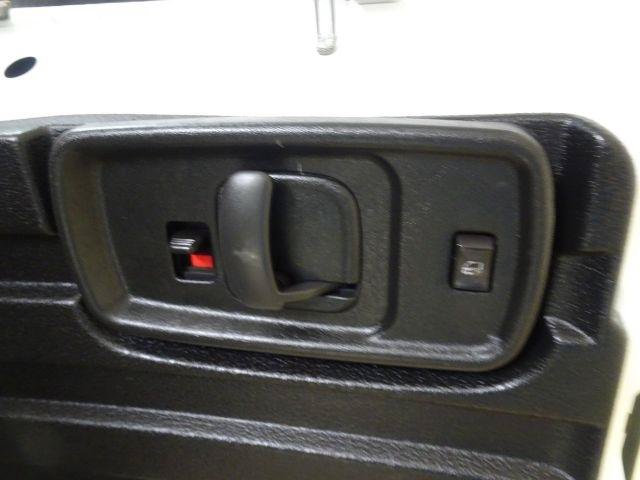Used 2018 Chevrolet Express 2500 w/ Driver Convenience Package RWD image 14