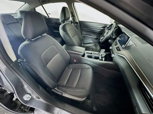 Used 2024 Nissan Altima 2.5 SV image 28