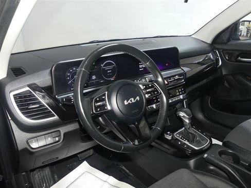 Used 2024 Kia Seltos S AWD/4WD image 23