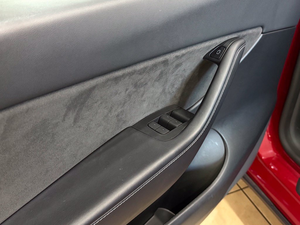 Used 2022 Tesla Model Y Long Range AWD/4WD image 15
