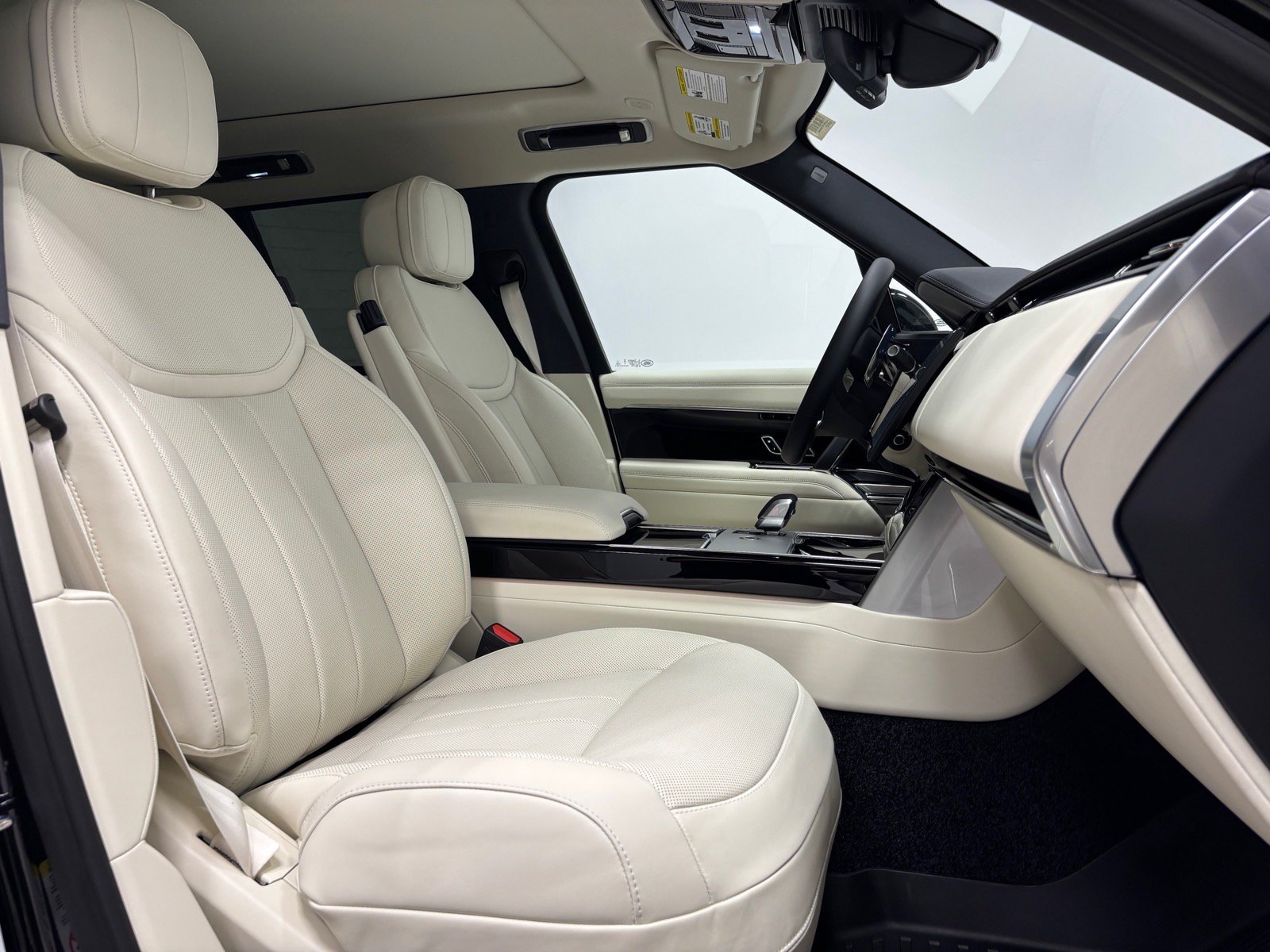 Used 2026 Land Rover Range Rover SE AWD/4WD image 29
