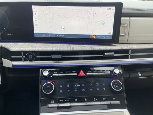 Used 2024 Hyundai Santa Fe Calligraphy image 8