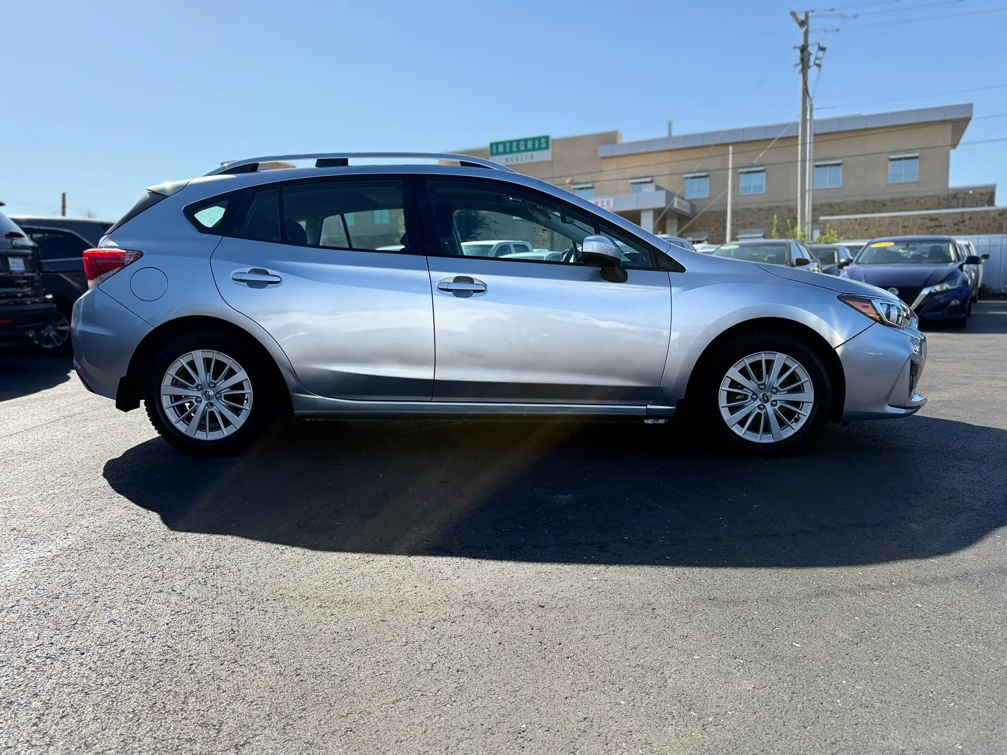 Used 2017 Subaru Impreza 2.0i Premium AWD/4WD image 2