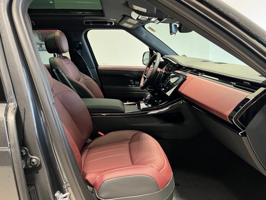 New 2025 Land Rover Range Rover Sport Dynamic SE AWD/4WD image 15