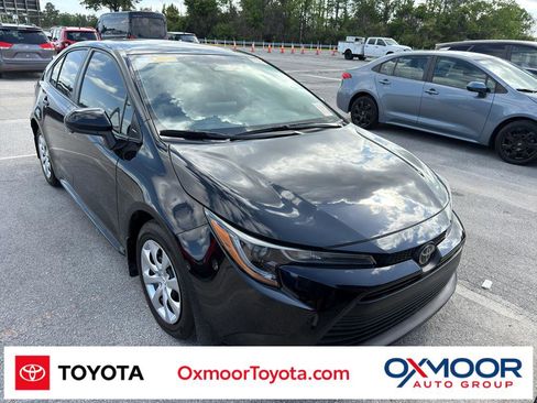 Used 2025 Toyota Corolla LE FWD image 1