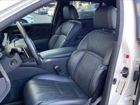 Used 2022 Lexus LS 500 w/ Luxury Package RWD image 11