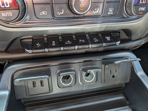Used 2017 Chevrolet Silverado 2500 LTZ w/ Duramax Plus Package AWD/4WD image 28