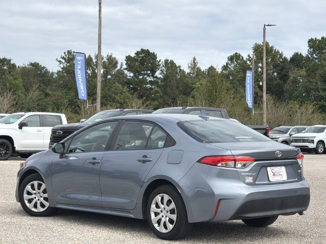 Used 2023 Toyota Corolla LE FWD image 9