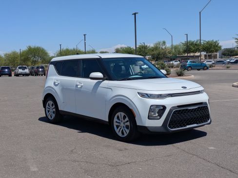 Used 2021 Kia Soul LX FWD image 7