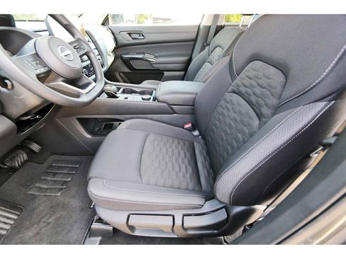 Used 2025 Nissan Pathfinder S w/ Cargo Package image 12