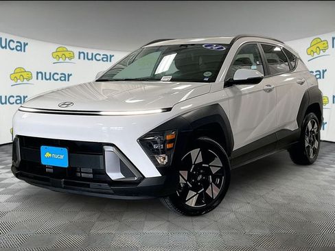 Used 2024 Hyundai Kona SEL AWD/4WD image 3