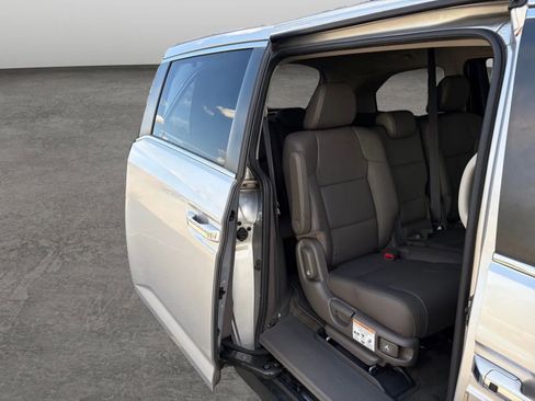 Used 2014 Honda Odyssey EX-L image 18