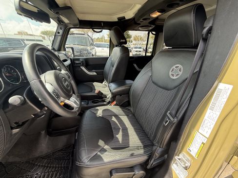 Used 2013 Jeep Wrangler Freedom Edition image 25