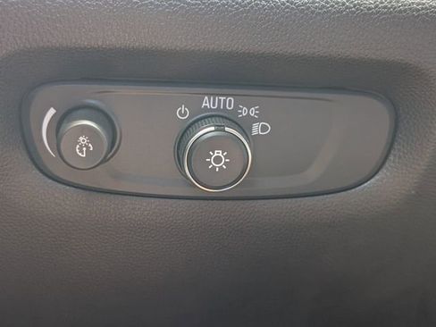 Certified 2023 Chevrolet Traverse Premier FWD image 38