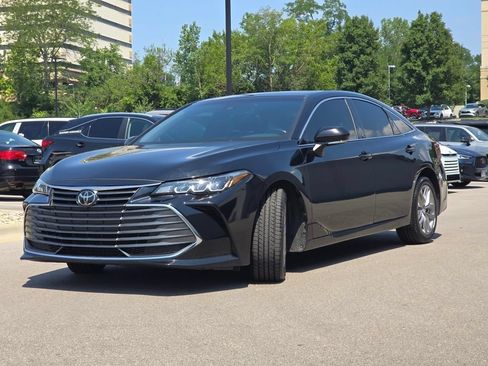 Used 2019 Toyota Avalon XLE w/ Moonroof Package FWD image 21