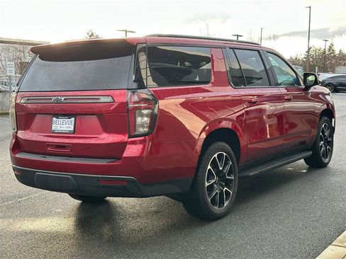 Used 2021 Chevrolet Suburban RST w/ Luxury Package image 40