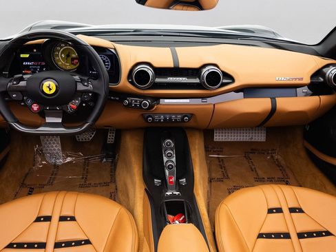Used 2021 Ferrari 812 GTS RWD image 6