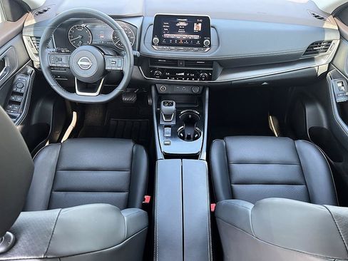 Certified 2023 Nissan Rogue SV w/ SV Premium B Package FWD image 18