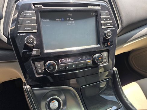 Used 2018 Nissan Maxima 3.5 SL FWD image 19