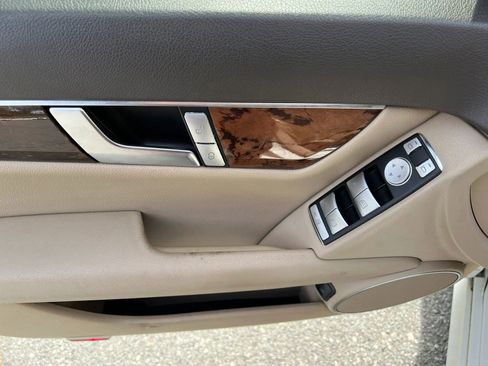 Used 2012 Mercedes-Benz C 250 Sedan image 10