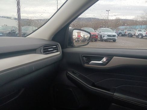 Used 2021 Ford Escape SEL w/ Technology Package image 32