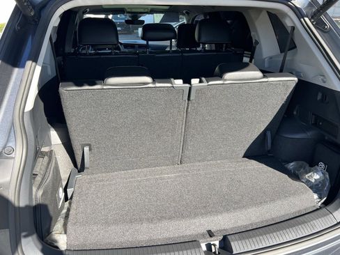 Certified 2022 Volkswagen Tiguan SE w/ Panoramic Sunroof Package image 25