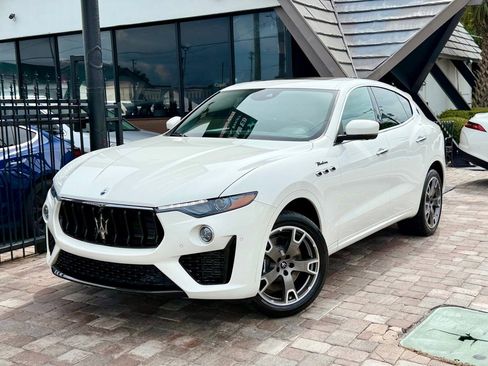 Used 2023 Maserati Levante Modena image 29