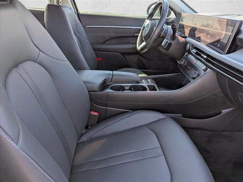 Certified 2025 Hyundai Sonata Limited FWD image 28