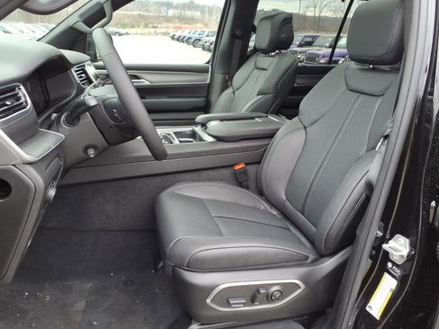 New 2026 Jeep Grand Wagoneer Limited AWD/4WD image 7