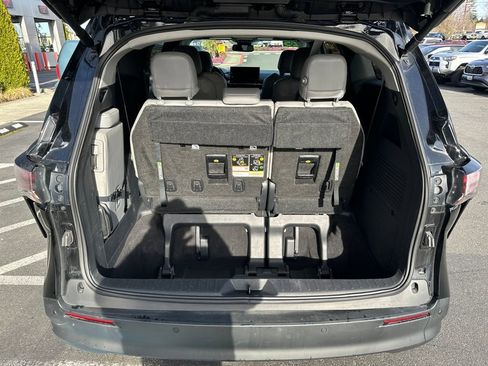 Certified 2025 Toyota Sienna XLE image 26