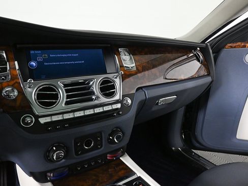 Used 2010 Rolls-Royce Ghost image 13