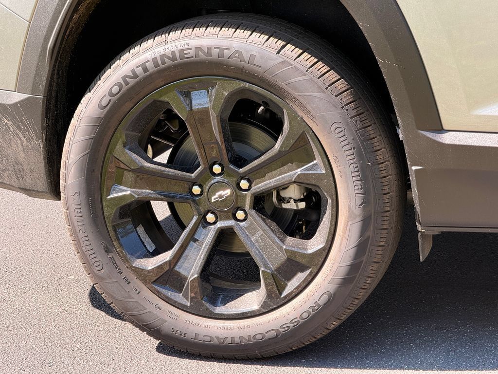 New 2027 Chevrolet Equinox LT w/ Convenience Package II FWD image 9