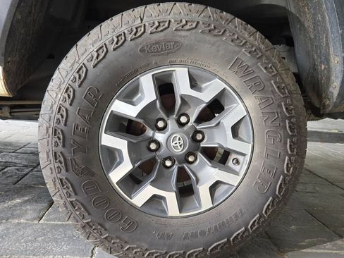 Used 2023 Toyota Tacoma TRD Off-Road RWD image 14