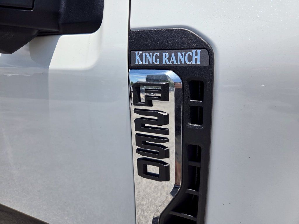 Used 2025 Ford F250 King Ranch w/ FX4 Off-Road Package AWD/4WD image 4