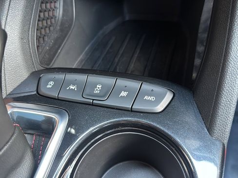 Used 2023 Chevrolet TrailBlazer RS AWD/4WD image 35