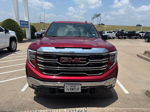 Used 2024 GMC Sierra 1500 SLT AWD/4WD image 2
