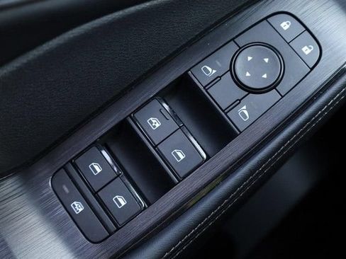Certified 2025 Nissan Rogue SV w/ SV Premium Package FWD image 18