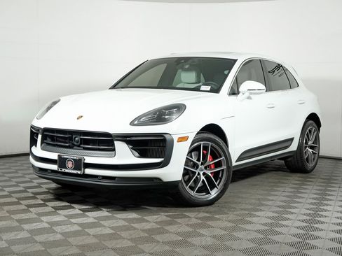 Certified 2023 Porsche Macan S image 1