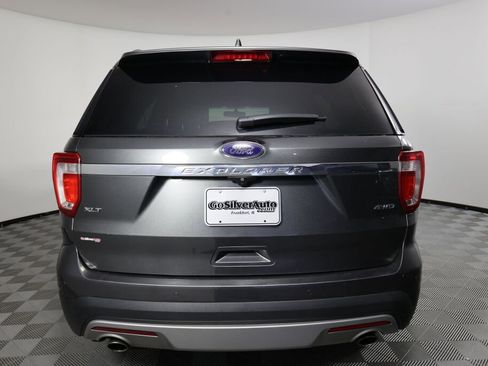 Used 2017 Ford Explorer XLT w/ Equipment Group 202A image 3